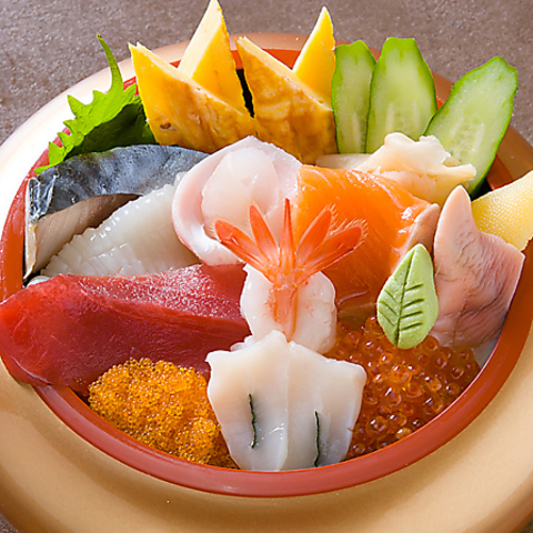 当店が誇る極上の握り寿司や新鮮で質の高いネタを種類豊富に楽しめる海鮮丼が自慢です