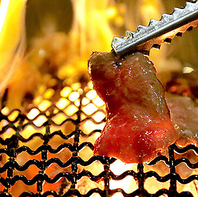焼肉の良さをさらに引き出し美味しくする炭火！