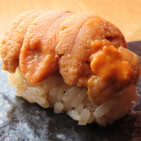 塩でお召し上がりいただくウニにぎり