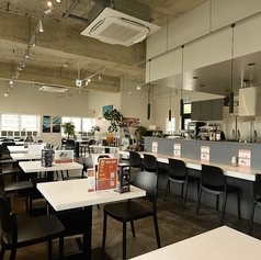 フレンチソーキそば専門店 Salmon Noodle 3.0 首里店の雰囲気1