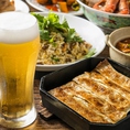 紅虎の餃子といえば鉄鍋に入った『鉄鍋棒餃子』ビールとの相性も抜群！ヤミツキ必至の大大大ヒットMENU。是非食べて頂きたい自慢のお料理です。