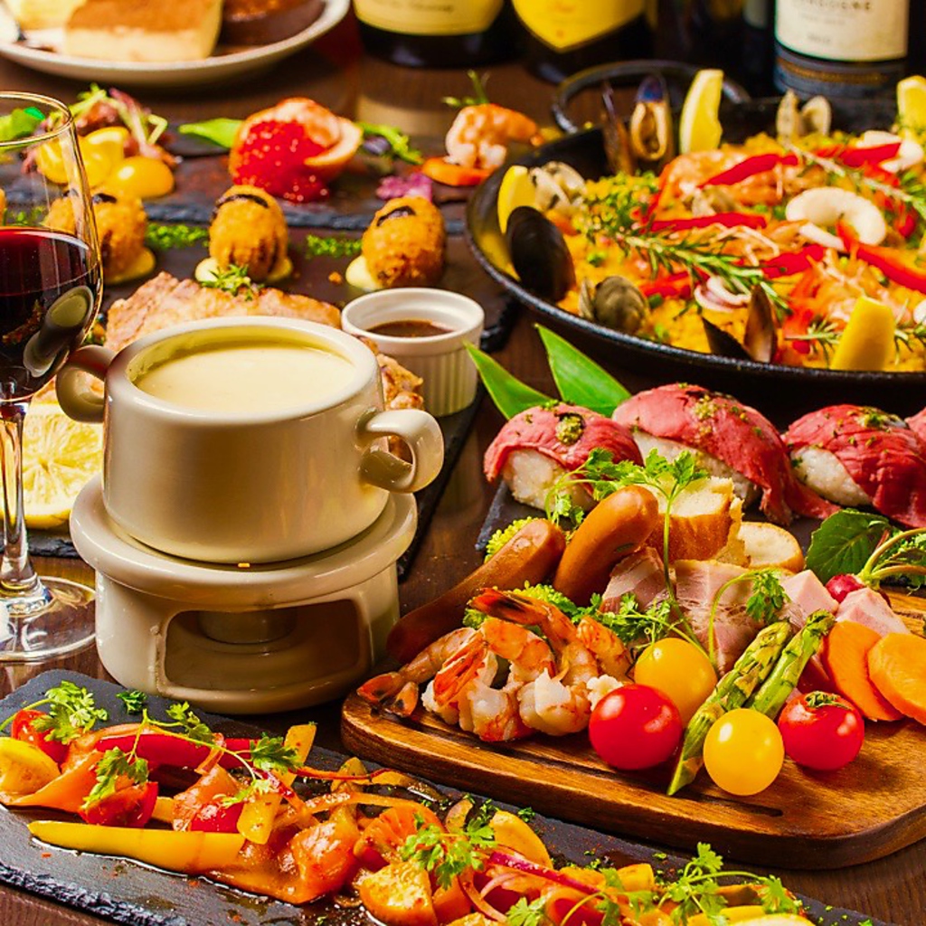 パエリアなど海外の料理を楽しむ事が出来るお店です！最大３時間の飲み放題も可能！