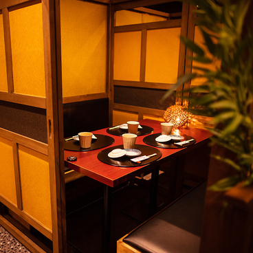 個室居酒屋　仙台牛タン×焼き鳥　竈門庵-かまどあん-新宿店の雰囲気1