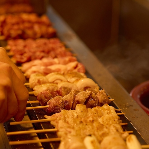 鶏の旨味を最大限引き出すこだわりの焼き方でご提供する焼き鳥を是非ご堪能ください！