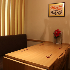 おまかせコースご注文の方限定で完全個室がご利用いただけます。扉がついているので、落ち着いた空間でお食事やお話を楽しめます。