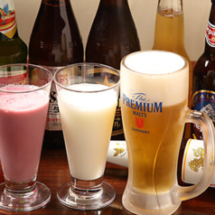 定番ラッシー！インドの魅力あふれるドリンクが勢揃い