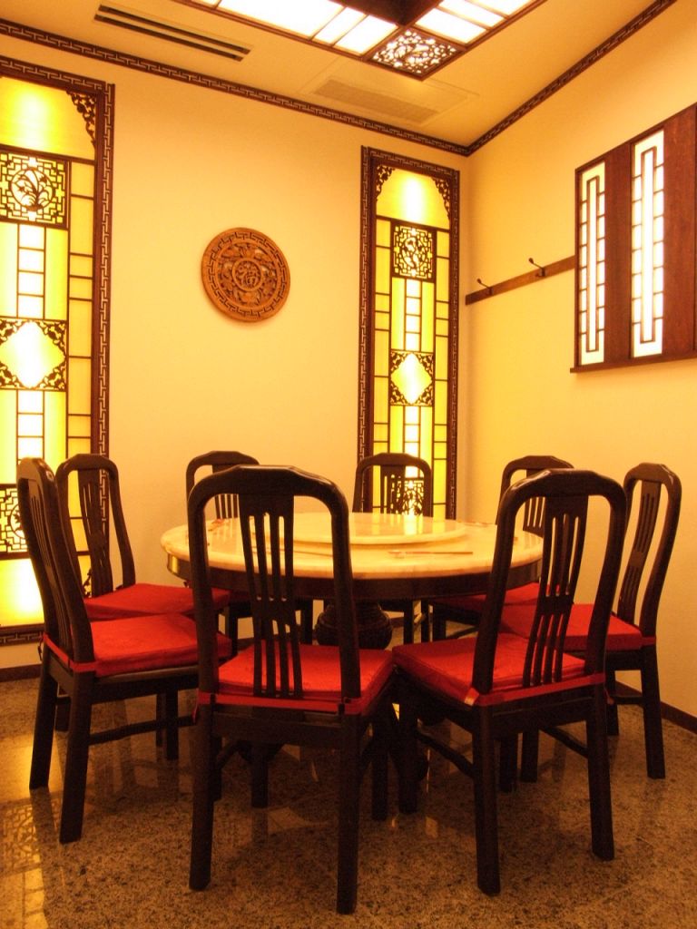 【個室】8名までOK！何と大理石のテーブル！円卓がいい♪