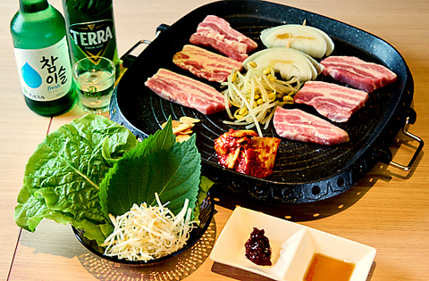 お一人様から宴会まで楽しめるお店！本場の韓国料理とお酒でコンベ♪