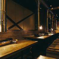 落ち着きのあるシックな大人の空間。デートや接待にも◎