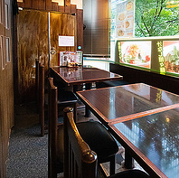 大きなガラス張りの明るい店内☆半個室で特別な時間を