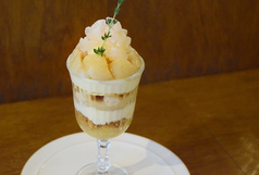 桃のパフェ