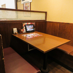 【ボックス席4名】デート、女子会などの小人数のお集りにも最適。大切なひと時をお過ごしください！人気席です◎