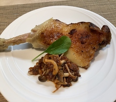 合鴨骨付きもも肉のコンフィ