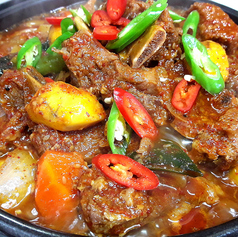 メウンデジカルビチム（Spicy Braised Pork Ribs｜韓国辛口煮込み）