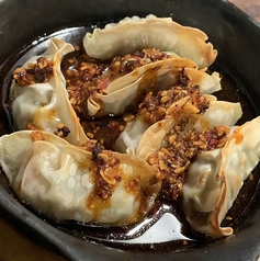 サクサクガーリックの鉄板餃子