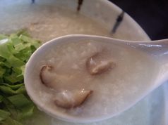 豚肉粥／ピータンと豚肉粥／鶏肉粥／椎茸と鶏肉粥／卵と野菜粥