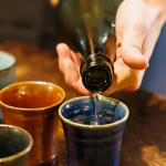 日本酒50種類飲み放題の当店名物「プレミアム飲み放題」が＋1000円で可能です！