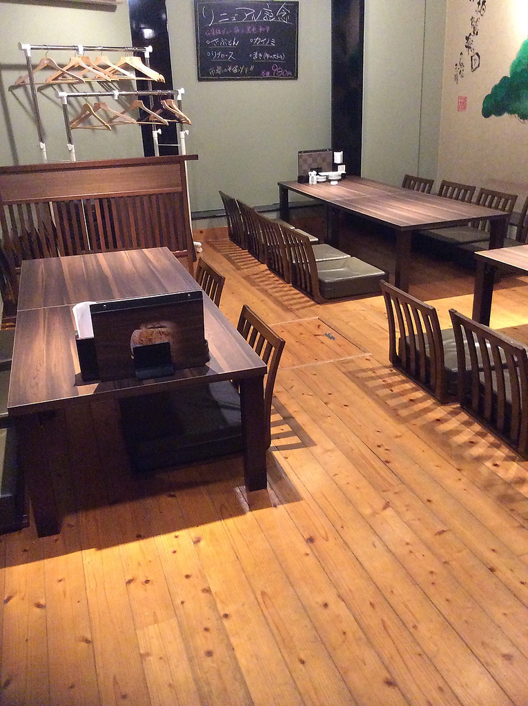 団体様でのご利用も最大３０名様までご利用OK！座椅子だからゆったり寛げます。