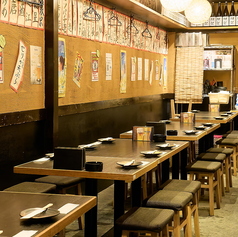 ＜2～4名様向けのテーブル席＞お初天神で会社帰りのちょい飲みや友人との飲み会におすすめのお席です。