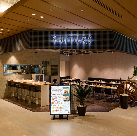 SHUTTERS BLUE FRONT SHIBAURA シャッターズ ブルーフロント シバウラ