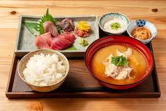 まぐろ食べ比べ定食