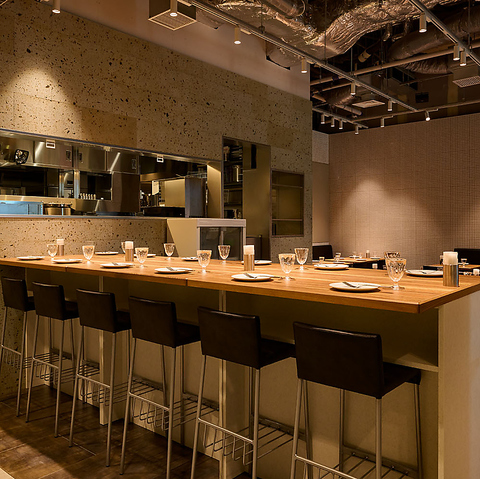 SHUTTERS BLUE FRONT SHIBAURA シャッターズ ブルーフロント シバウラ