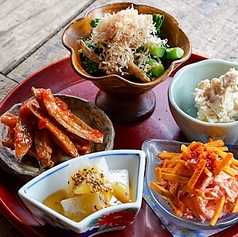 オリジナリティ満載の手作り料理に舌鼓。お酒が進みます