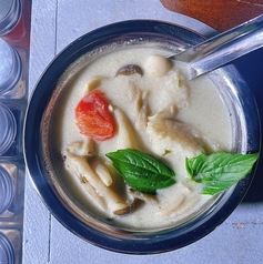 白身魚とミニトマトのグリーンカレー