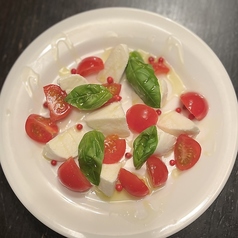(カプレーゼ)トマトとモッツァレラチーズ