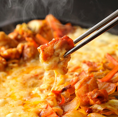 チーズタッカルビ（Cheese Dak-Galbi｜韓国甘辛チキン）