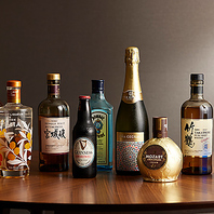 種類豊富なドリンクと本格ラーメンが楽しめる