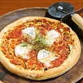 料理メニュー写真&nbsp;カマンベール　マルゲリータピザ