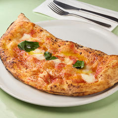 【伝統的な包み焼き】不動の人気メニュー！Calzone〜カルツォーネ〜の写真