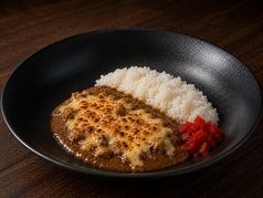 牡蠣小屋が作る牛すじホルモンチーズカレー