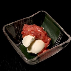 酒盗(シュトウ)とクリームチーズ
