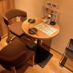 2名様掛けの丸テーブルです。