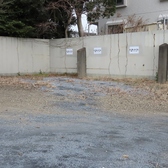 当店には店舗前に6台分の駐車場を完備しており、さらに交差点向かいには第2駐車場を4台分ご用意しています。お車でのご来店も安心してお楽しみいただけます。ぜひご利用ください!