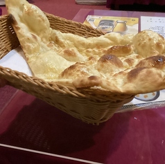 【思わず食べ過ぎる！】本場のカレーとナンを堪能★