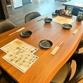 木目を基調としたテーブル席が落ち着いた空間を作り出します♪