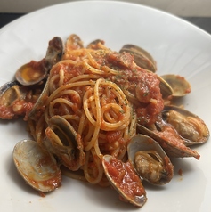 ボンゴレパスタ〔ロッソ・ビアンコ〕