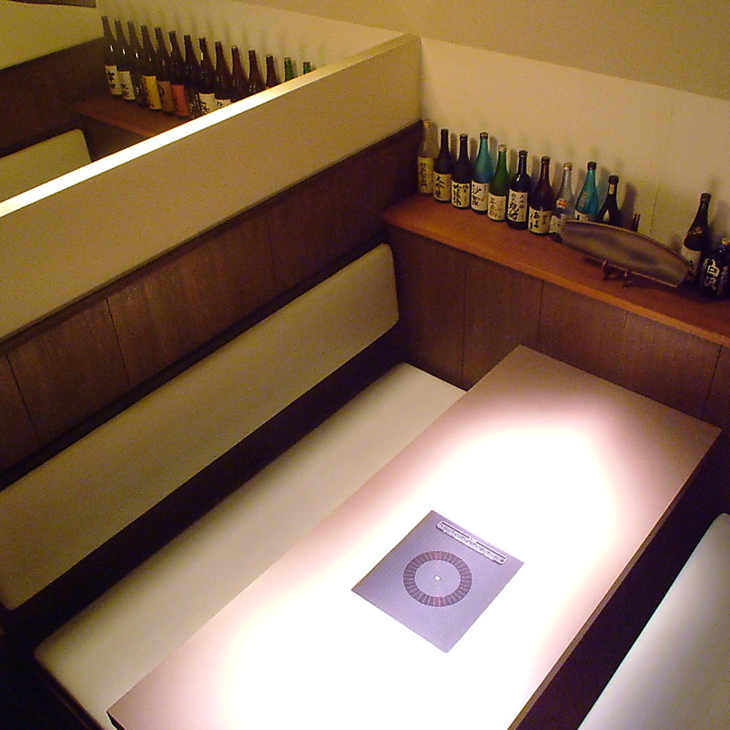 和の趣がある大人空間は、ごゆっくりと過ごせ上質な時間に。大切な方と素敵なひと時をお過ごし下さい