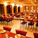 【個室】メインダイニングは、最大50名までOKの個室としても…！