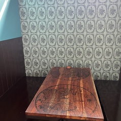 2～5名までご利用可能な個室2つございます。