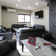 【最大18名様】階段を上がれば広がる贅沢な隠れ家個室。