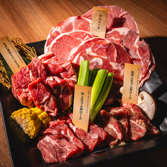 土日祝は12:00より営業中