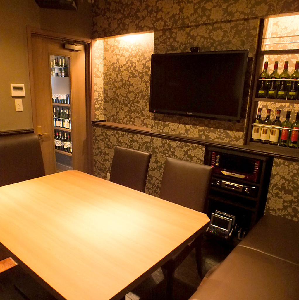 【3F】大人の個室空間で贅沢なお酒と料理を。カラオケ有！