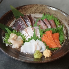 市場直送本日の刺身盛り合わせ