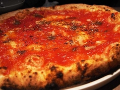 薪窯仕立てのピッツァ・マリナーラ