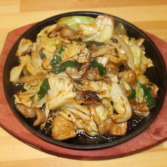 牛ホルモンの辛味噌炒め