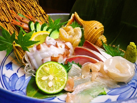 瀬戸内の魚貝を毎日市場から仕入れ、和食を基本に色んな料理をアレンジして提供！
